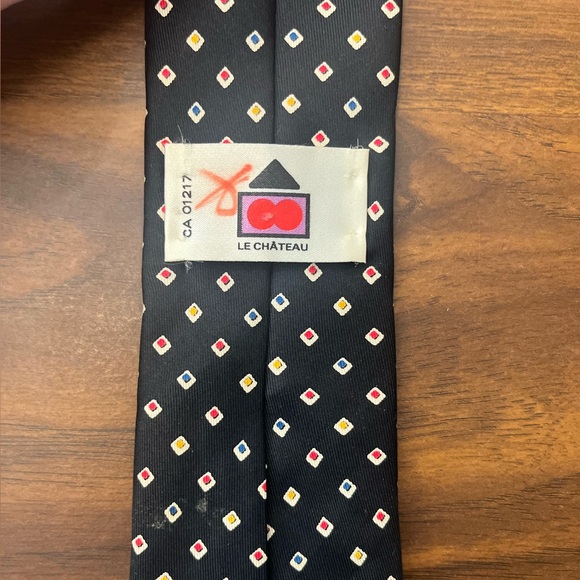Vintage Le Chateau Silk tie - Picture 5 of 5